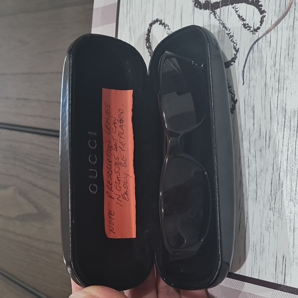 COPY - ✨GUCCI GLASSES✨ - Picture 13 of 13